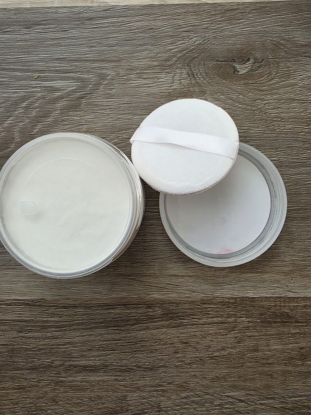 Red Rouge Dusting Powder - Red (NEVER USED) - Picture 3 of 3